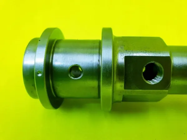 OEM 327332LH PM Nockenwelle Links Einlass Maserati image 3