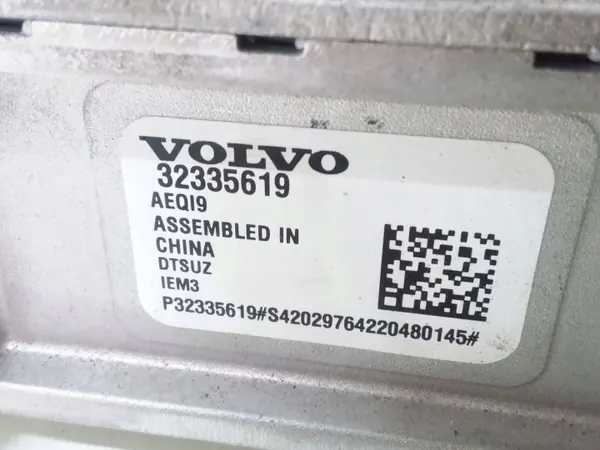 Inversor Polestar 2 OEM 32335619 - Estado usado image 3