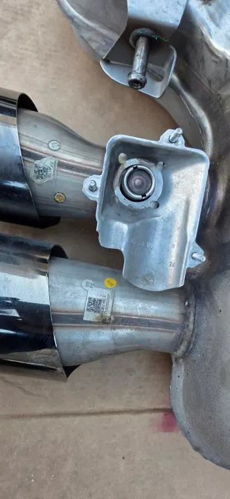 Actieve rechter einddemper OEM 8B3253612B Audi A5 image 3