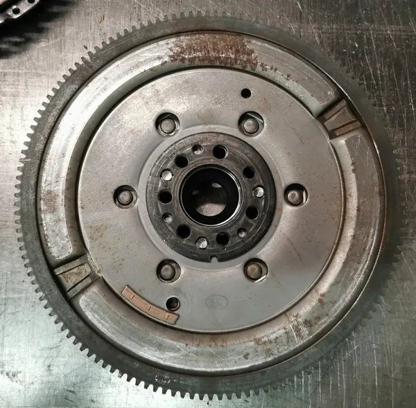 Schaeffler LuK Kaksimassainen Flywheel image 2