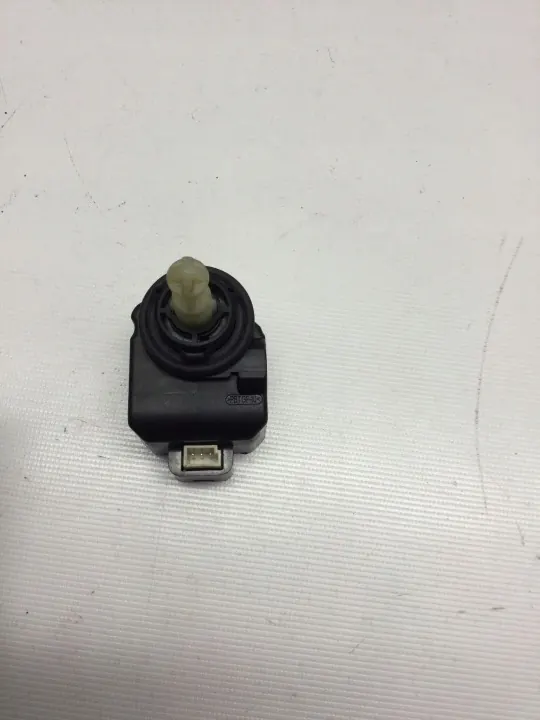 Motor de ajuste faros OEM 01055301 para VW Caddy image 2