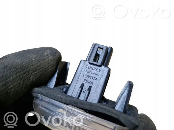 Feu de plaque Toyota Yaris Cross OEM VIJ68068 image 6