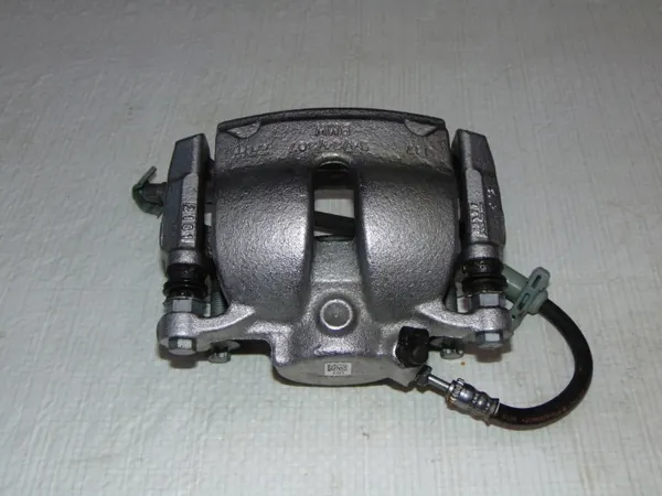 BMW 2 F44 F40 etu-oikea jarrupuristin OEM image 2