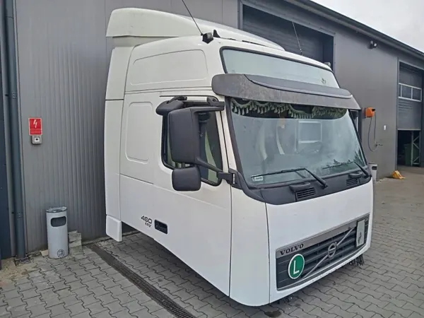 Cabine Volvo FH13 OEM 85103676 - État Utilisé image 2