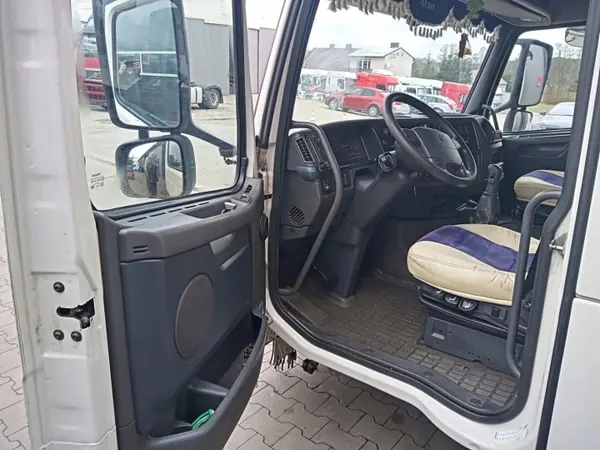 Cabine Volvo FH13 OEM 85103676 - État Utilisé image 4