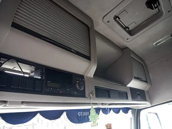 Cabine Volvo FH13 OEM 85103676 - État Utilisé image 6