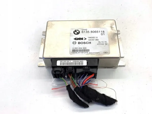 Módulo de bloqueo de eje trasero OEM 8065118 BMW F22 image 2