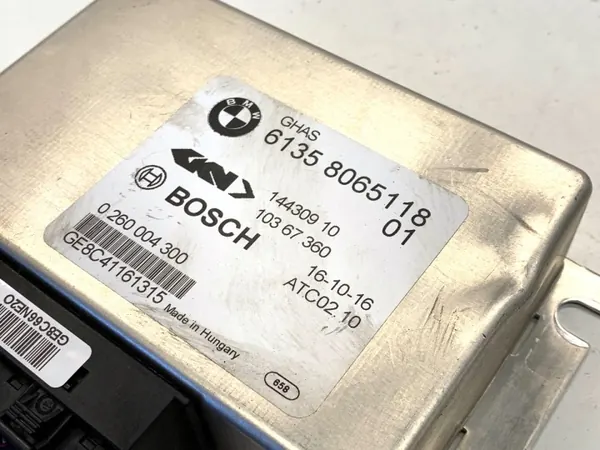Módulo de bloqueo de eje trasero OEM 8065118 BMW F22 image 5