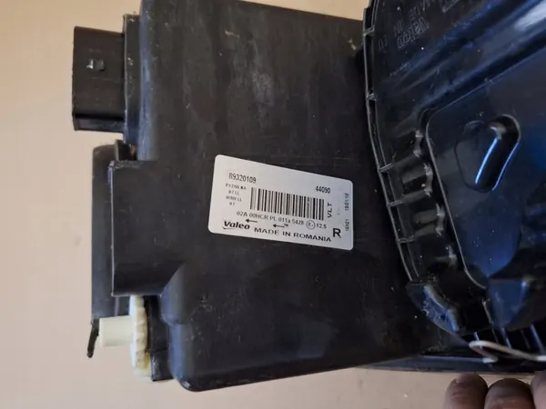 Farol dianteiro direito SEAT LEON II LIFT 2009- ALTEA TOLEDO image 4