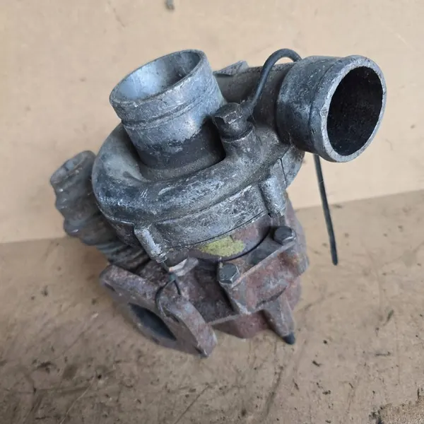 Volkswagen Golf III 1991 Turboladdare 068145703C image 2