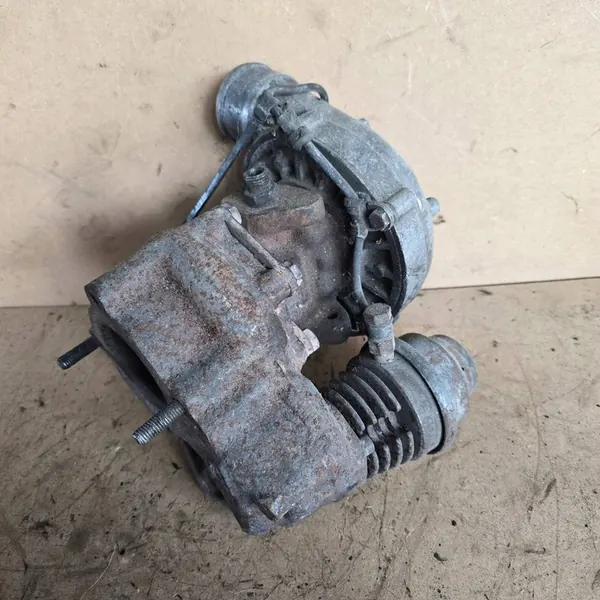 Volkswagen Golf III 1991 Turboladdare 068145703C image 3