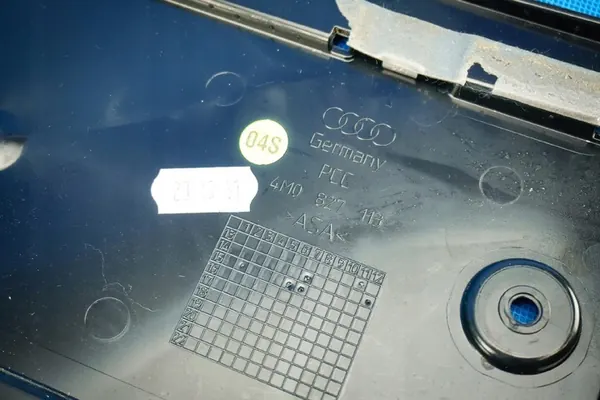 Cadre de Plaque d'Immatriculation Arrière USA Audi Q7 4M 4M0827113 image 3