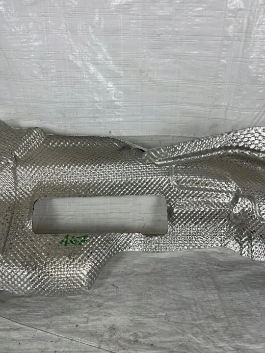 Mercedes GLS 167 Abgashitzeschild A1676807208 image 3