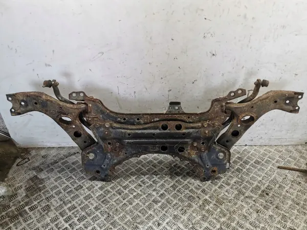Toyota RAV4 XA40 Voorste hulpframe OEM AMD142250 image 2