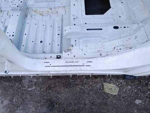 Mercedes-Benz EQS SUV 2023 Estribo Izquierdo OEM 294407 image 6