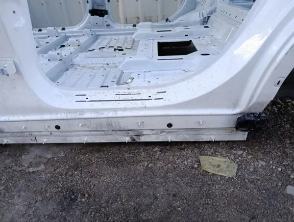 Mercedes-Benz EQS SUV 2023 Estribo Izquierdo OEM 294407 image 7