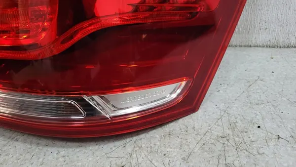 Rechter achterlicht Mercedes GLK Lift A2049060257 image 2