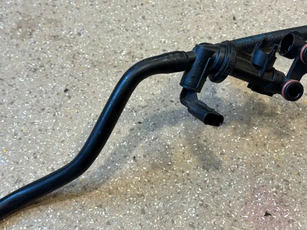Soupape Mercedes-Benz OEM A0014764432 - Occasion image 10