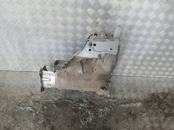 Toyota VERSOSPODLUZNICALP Vasen Etupontti 2010-2015 image 5