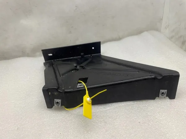 Oikea moottorisuojus OEM 508422620R Renault Trafic III:lle image 3