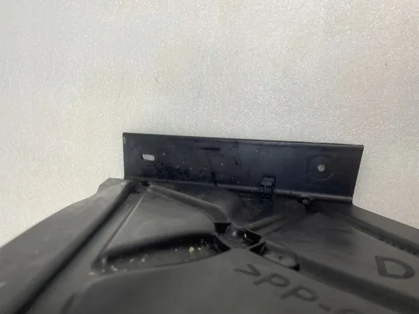 Oikea moottorisuojus OEM 508422620R Renault Trafic III:lle image 4