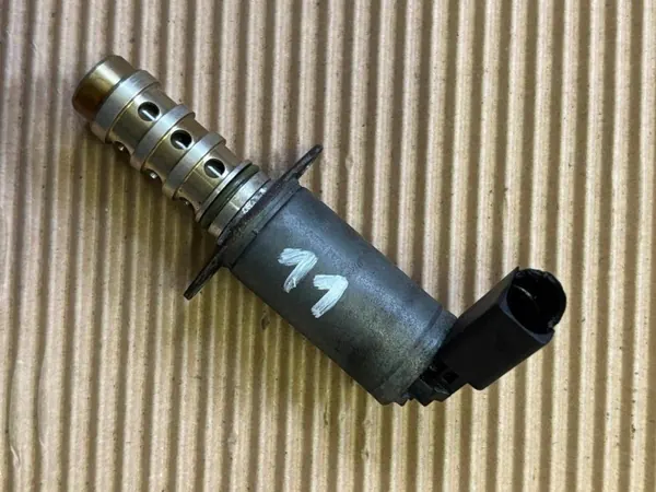 Soupape de commande d'arbre à cames OEM 13150429F - Skoda image 2