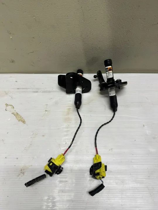 Conjunto de fusíveis Tesla Model 3 OEM P173570200B - Usado image 2