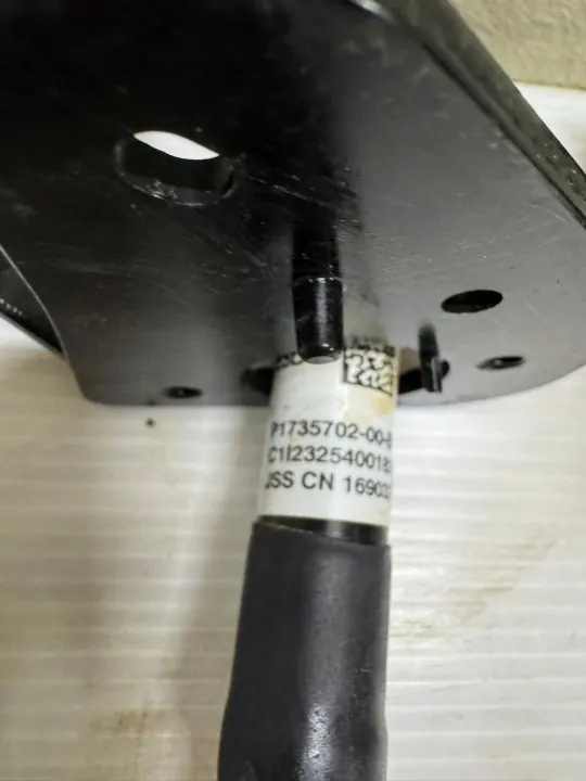 Conjunto de fusíveis Tesla Model 3 OEM P173570200B - Usado image 6