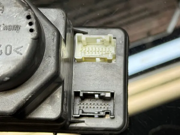 MERCEDES R170 CENTRAL LÅSPUMP image 3