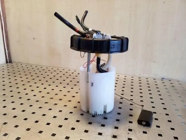 Pompe à carburant Ford OEM AV61-9275-BC C-MAX MK2 image 4