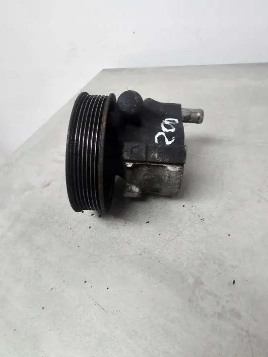 Pompe de direction assistée Renault OE OEM 8200838037 image 6