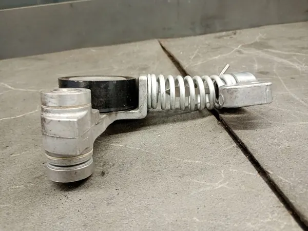 Spännare för Volvo V40 Generatorrem image 3