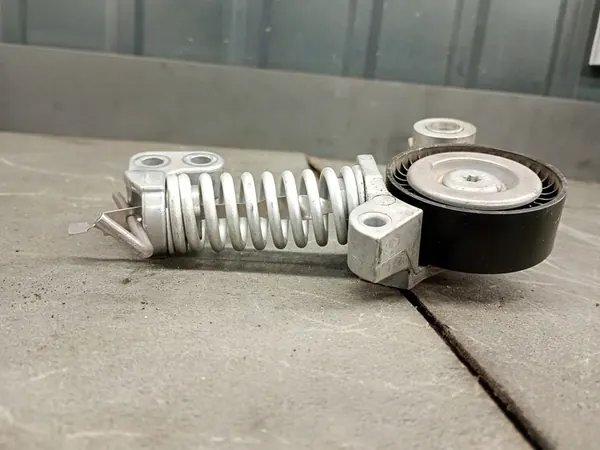 Spännare för Volvo V40 Generatorrem image 5