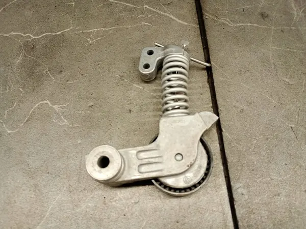 Spännare för Volvo V40 Generatorrem image 6