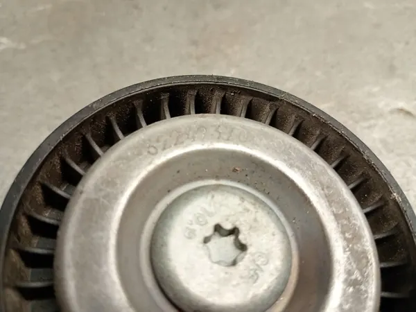 Spännare för Volvo V40 Generatorrem image 7