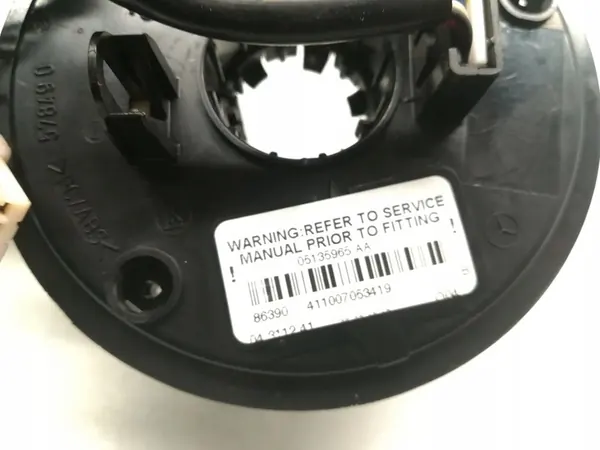 Chrysler 300C Airbag Gleitring Vorne 2006 -- OEM 05135965AA image 5