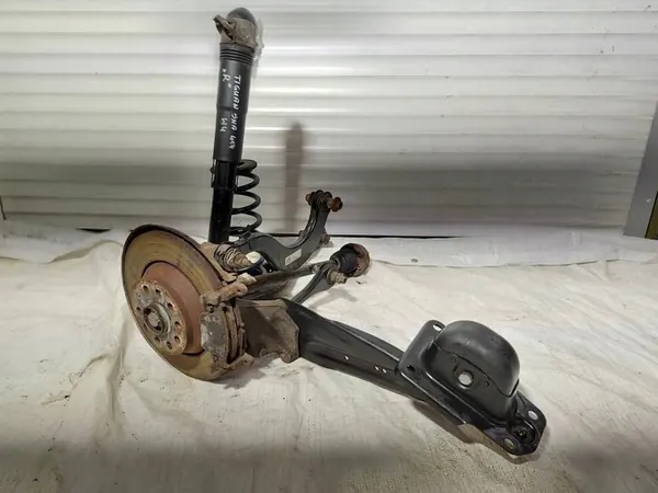 VW Tiguan 5NA 2017 Mozzo Posteriore Destro 5QF505436F image 2