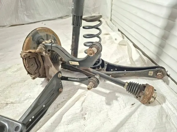 VW Tiguan 5NA 2017 Mozzo Posteriore Destro 5QF505436F image 5