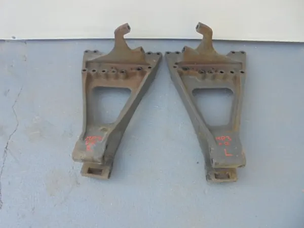 Mercedes-runkojen kiinnitys OEM A0009907892 Käytetty image 2