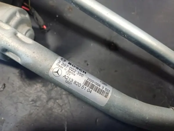 Scheibenwischermotor Mercedes W213 W257 OEM 2138205104 image 4