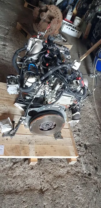 Placa de tampa de cabeça Iveco Daily 3.0 504107225 image 2