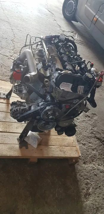 Placa de tampa de cabeça Iveco Daily 3.0 504107225 image 3