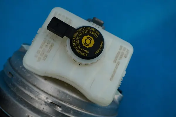 Rembekrachtiger Pomp Audi A8 S8 4H 4H0612103C image 4