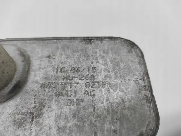 Oljefilterbas Seat Altea XL 2009 06J117021P image 4