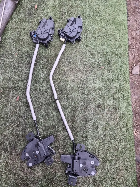 BMW X5 G05 vasen takaluukun lukko OEM 7461674 image 2