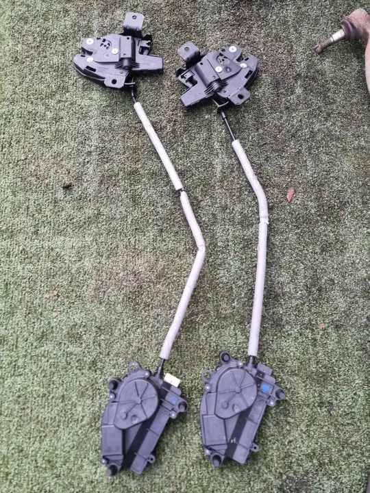 BMW X5 G05 vasen takaluukun lukko OEM 7461674 image 7