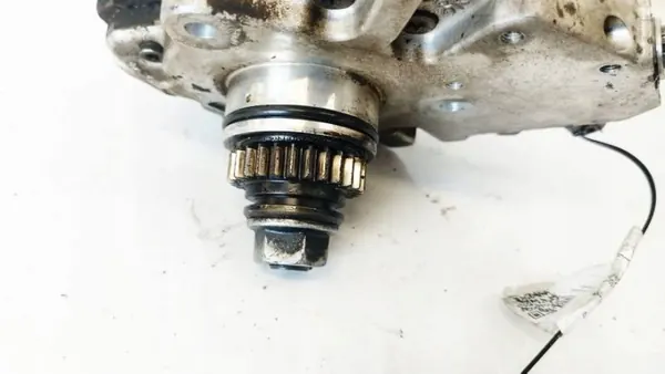 Pompe à carburant haute pression OEM 0445010120 Mercedes A-Class image 3