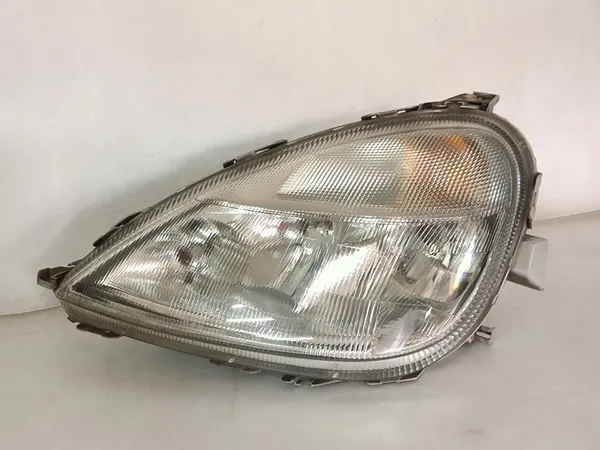 MERCEDES A-KLASA W168 RECHTER KOPLAMP A1688200461 image 4