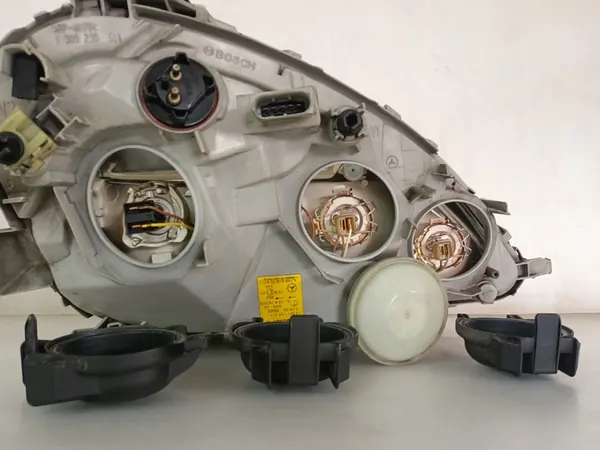 MERCEDES A-KLASA W168 RECHTER KOPLAMP A1688200461 image 7