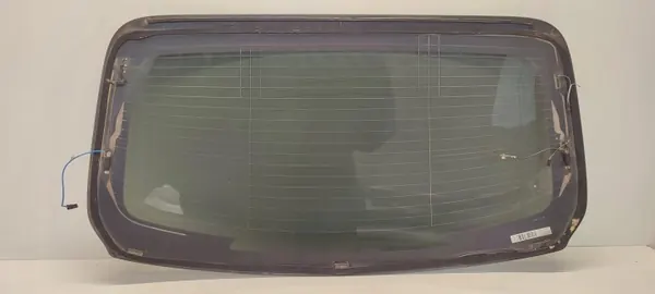 Mercedes W205 Sedan Tuulilasi OEM A2056704800 image 3